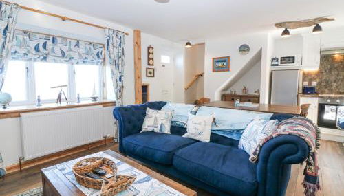 Periwinkle Cottage - Photo 5