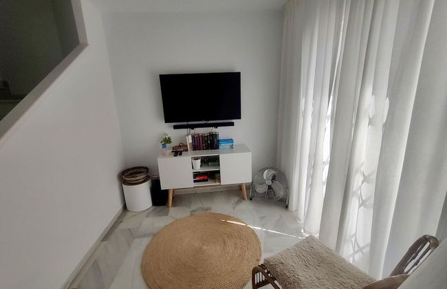 Relaxed Retreat With Pool - Photo 11