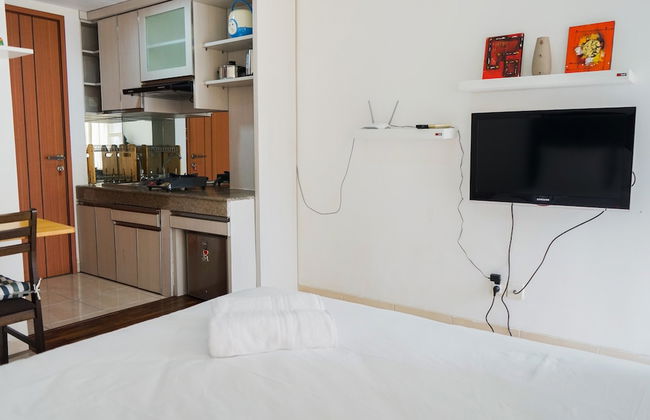 Homey Studio Apartment at Margonda Residence 3 - Foto 10