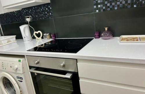 Bright and Spacious 2 Bed Flat Sleeps 5 - Foto 18