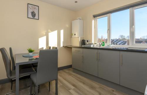 Lower Wortley 3 - Couples Haven with a Shared Kitchen - Pass the Keys - Photo 9