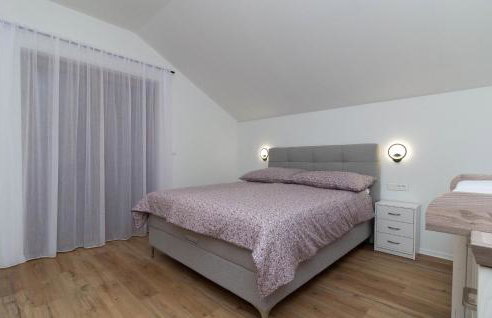 Gorgeous Home In Smokovic - Photo 29