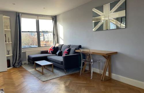 Amazing apartment central London near tube station - Photo 1