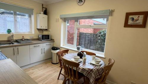 Large Ground floor apartment in the heart of Church Stretton with free parking - Foto 3