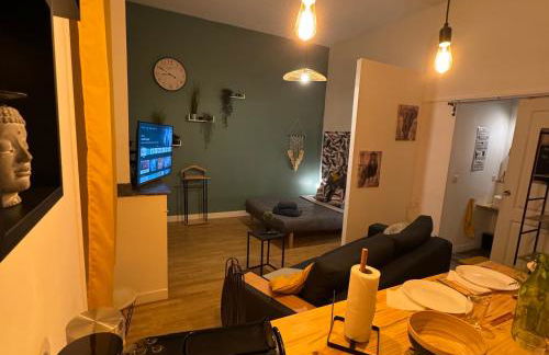 Charmant appartement climatisé aux pieds de la cité - Foto 1