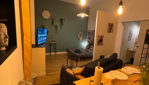 Charmant appartement climatisé aux pieds de la cité - Foto 1