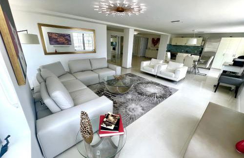 WOW! Best Location! Best Unit! New Renovated South Beach Ocean Front - Foto 10