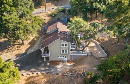 Hidden Oaks Farmhouse by Avantstay Hot Tub, Deck - Foto 96