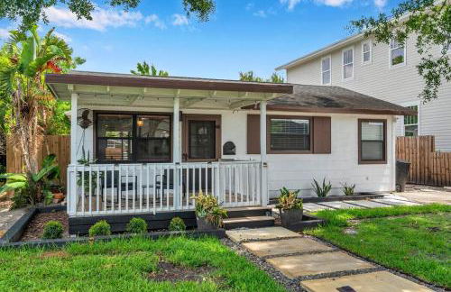 Close to downtown& beach- pool, porch, fenced yard - Foto 36