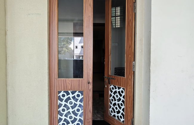 Smart Home Service Apart by Stayz Royale - Photo 1