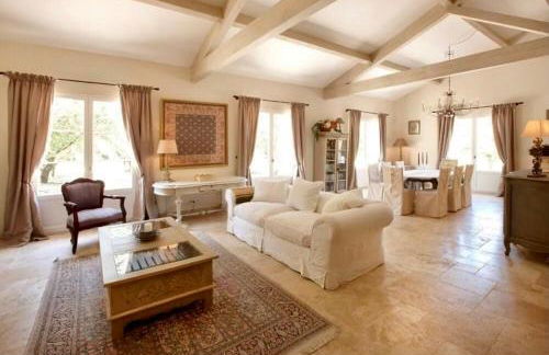 Élégance et simplicité au cœur des vignes - Foto 1