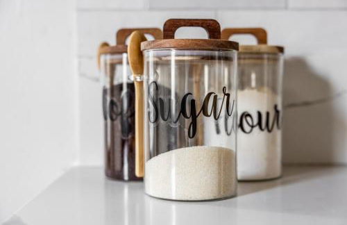 Mid-Century Modern Retreat in Little Italy - Foto 25