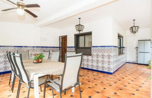 5 Bedroom Stunning Home In Roda De Berà - Foto 18