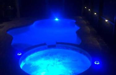 Luxury Waterfront Home With Heated Pool & Hot Tub - Foto 4