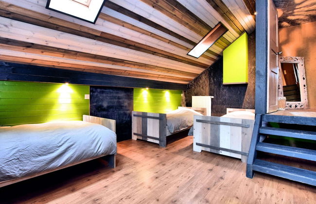 Relaxing Retreat Near Forests - Photo 8