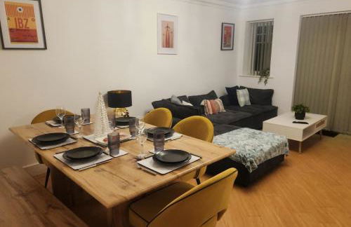 Emirates House, Luxe 5 Bed, with King sized Beds, next to Aiport & NEC, JLR 5 mins - Foto 60