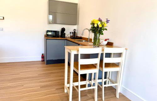 Bespoke 1 Bedroom Barn by Stansted Airport & Holiday Parking - Foto 17