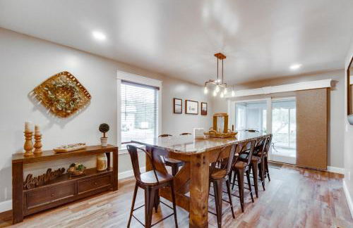 Scenic Yankton Retreat with Fire Pit 1 Mi to Lake! - Foto 11