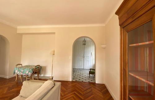 PALMERAIE - Magnifique appartement d'époque avec Vue Mer 4 personnes avec terrasse Le Port Nice - Photo 9