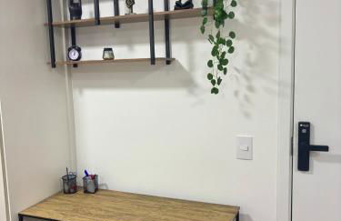 Studio Home Office Completo Cama Queen e Ar Condicionado Vista Panorâmica - Foto 9