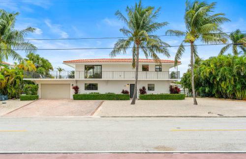 Deep Blue Waterfront Gem Pool Kayaks Dock - Foto 54