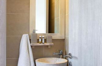 Pahivouni Studios & Suites - Photo 55