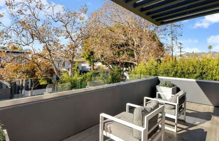 Private LA Retreat w Pool Hot Tub Fire Pit Near Melrose Ave The Martel House by AvantStay - Foto 33