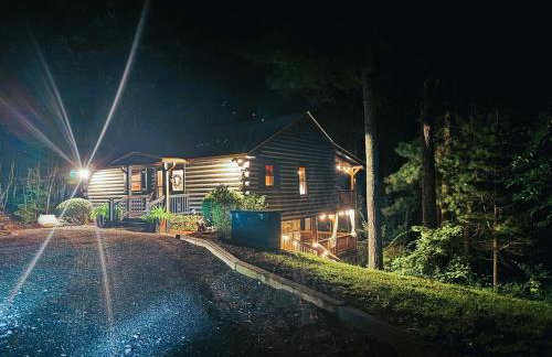 Quiet Ellijay Cabin 2 Master Ensuites, Stunning Views, Hot Tub, Dogs Welcome - Foto 45