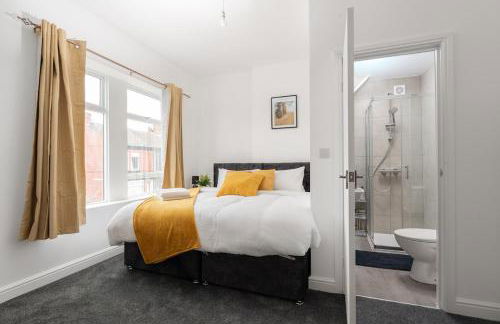 Entire 4 Bedroom house in Bootle Liverpool-Ideal for contractors, family and group-Free Parking & Free internet-Sleeps 7 - Foto 2