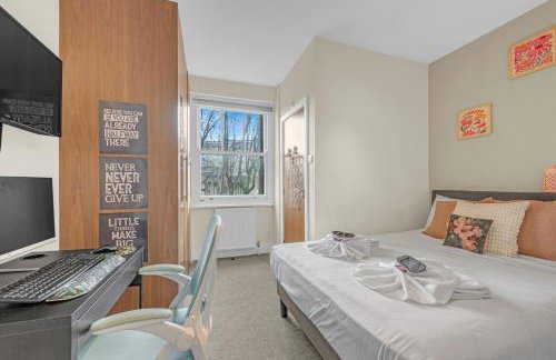 Designer 1-Bed Flat, 1-Min to Tube, Fast Central London Access - Foto 40