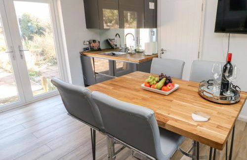 1 Gloucester Way - Photo 9