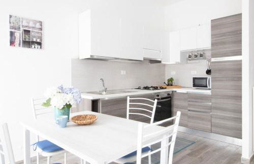 WELCOME RIVIERA - FIOCCO DI MARE elegante e moderno appartamento completamente rinnovato situato in una zona tranquilla -toll parking at 15 euro per day to be booked in advance -subject to availability - Foto 31