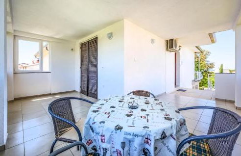 Beautiful Apartment In Umag With Wifi - Foto 7