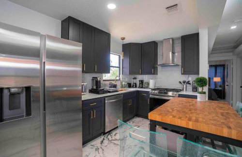 Stylish~Renovated 4Br/2BAT 3MinAirport 10MinDowtn - Foto 16