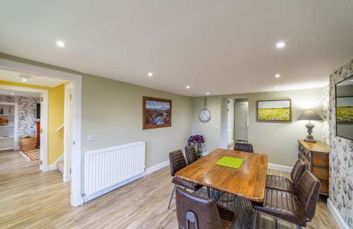 Gardener’s Cottage with Hot Tub - Foto 21