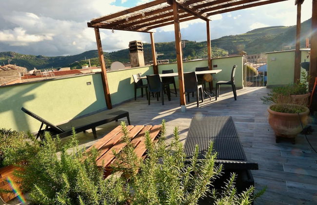 Large, Authentic 2-bed Apartment, Panoramic Views - Foto 21