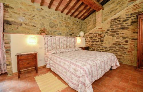 Holiday Home in Monte Santa Maria With Pool - Photo 10