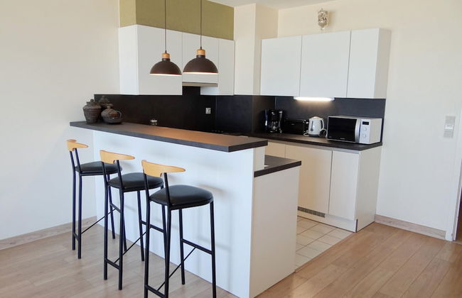 Couple Stay Near Beaches - Photo 8