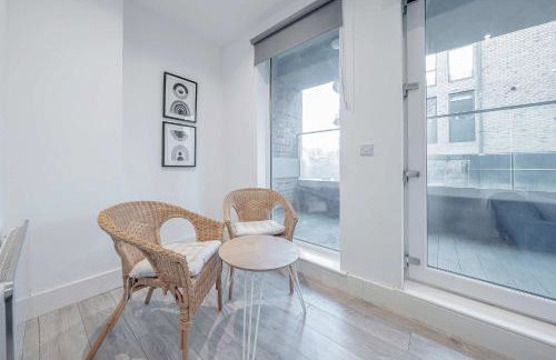 Luxurious 2BR Flat Perfect For Business Relocators By Charles Richardson ltd Short Term Rentals Couldson - Foto 18