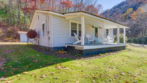 Pet-Friendly Topton Home with Patio, Deck and Views! - Foto 3