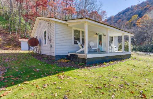 Pet-Friendly Topton Home with Patio, Deck and Views! - Foto 3