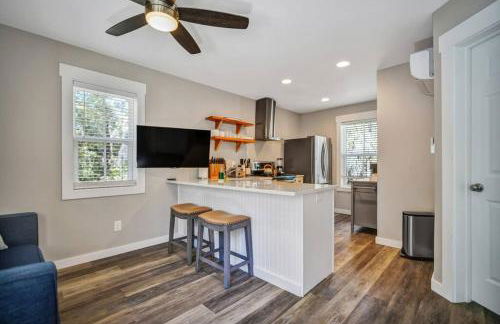 The Bluffton Village Home - 5 BR in Old Town w Carriage Home - Foto 16