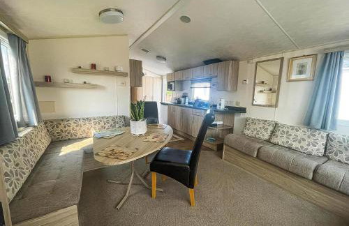 Homely 8 Berth Caravan In Essex, At Steeple Bay Ref 36046E - Foto 8
