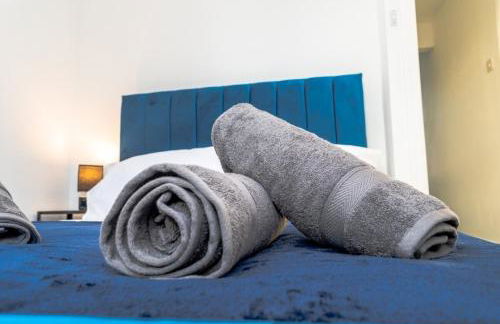 Comfortable 3BR Home, Steps from York Town Centre, Sleeps 6, Free Parking - Foto 8