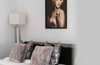 Marilyn Sunny Palms - Photo 7