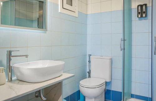 urban village apartment - Photo 15