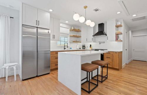 Bright Renovated ATX Home with Yard and Cowboy Pool - Foto 7