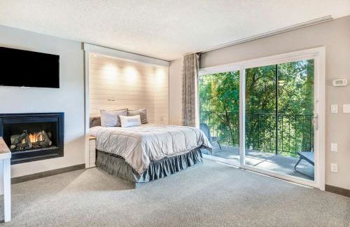 Riverfront Condo Next to Park and Downtown Bend - Foto 1