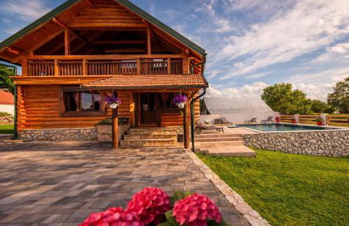 Log Cabin Valley - Private Villa with Pool - Photo 15
