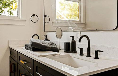 Boutique King William Complex - Photo 17